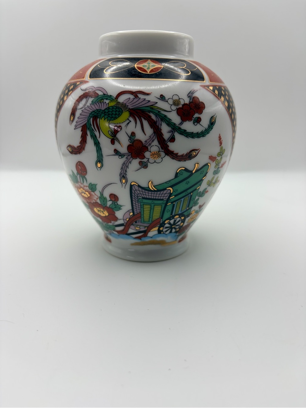 Vintage Japanese Imari Porcelain Vase Phoenix Carriage on both sides